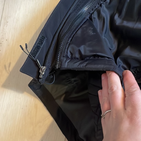 COPY - North face snow jacket - Picture 3 of 4